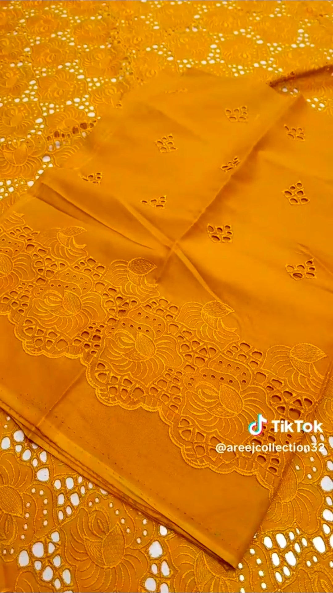 Original Johra Luxury Lawn 4pc Article with inner & Ready Dupatta (Unstitched)