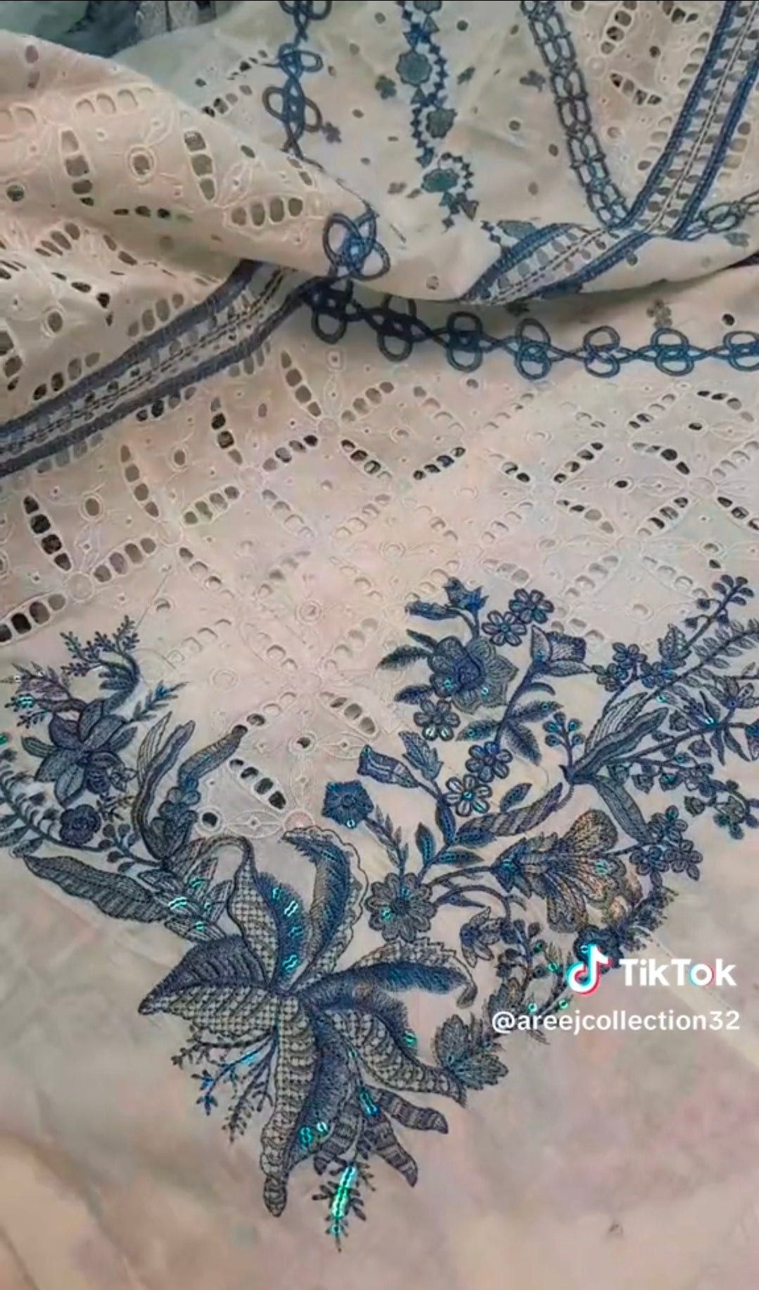 Aneelas Luxury Lawn 3pc Article (Unstitched) with Monar Ready Dupatta