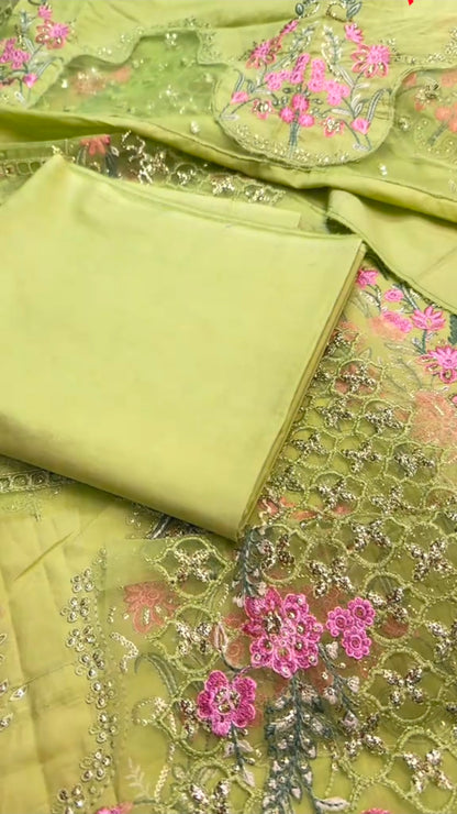 Crimson Luxury Lawn 3pc Article (Unstitched)