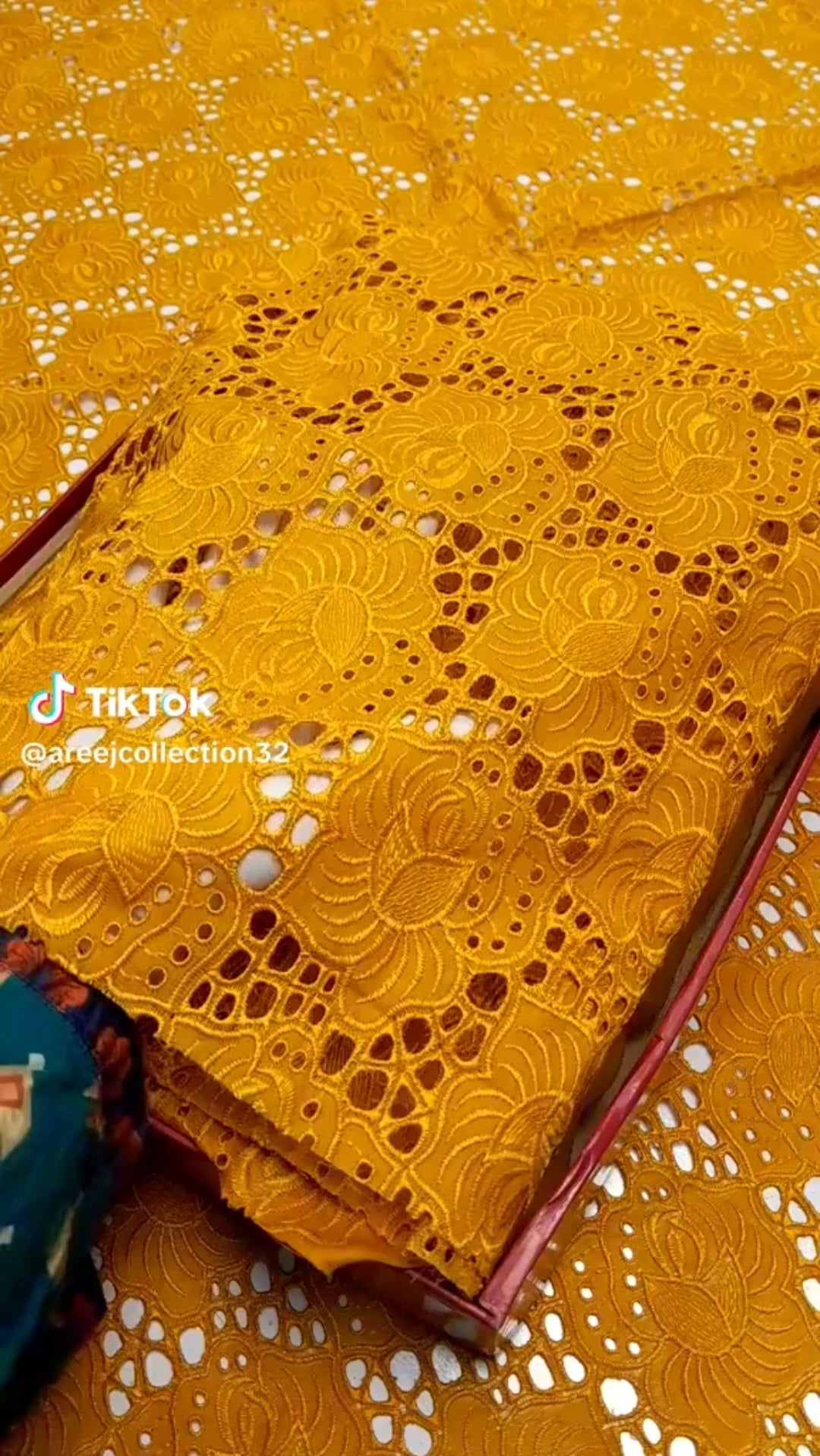 Original Johra Luxury Lawn 4pc Article with inner & Ready Dupatta (Unstitched)