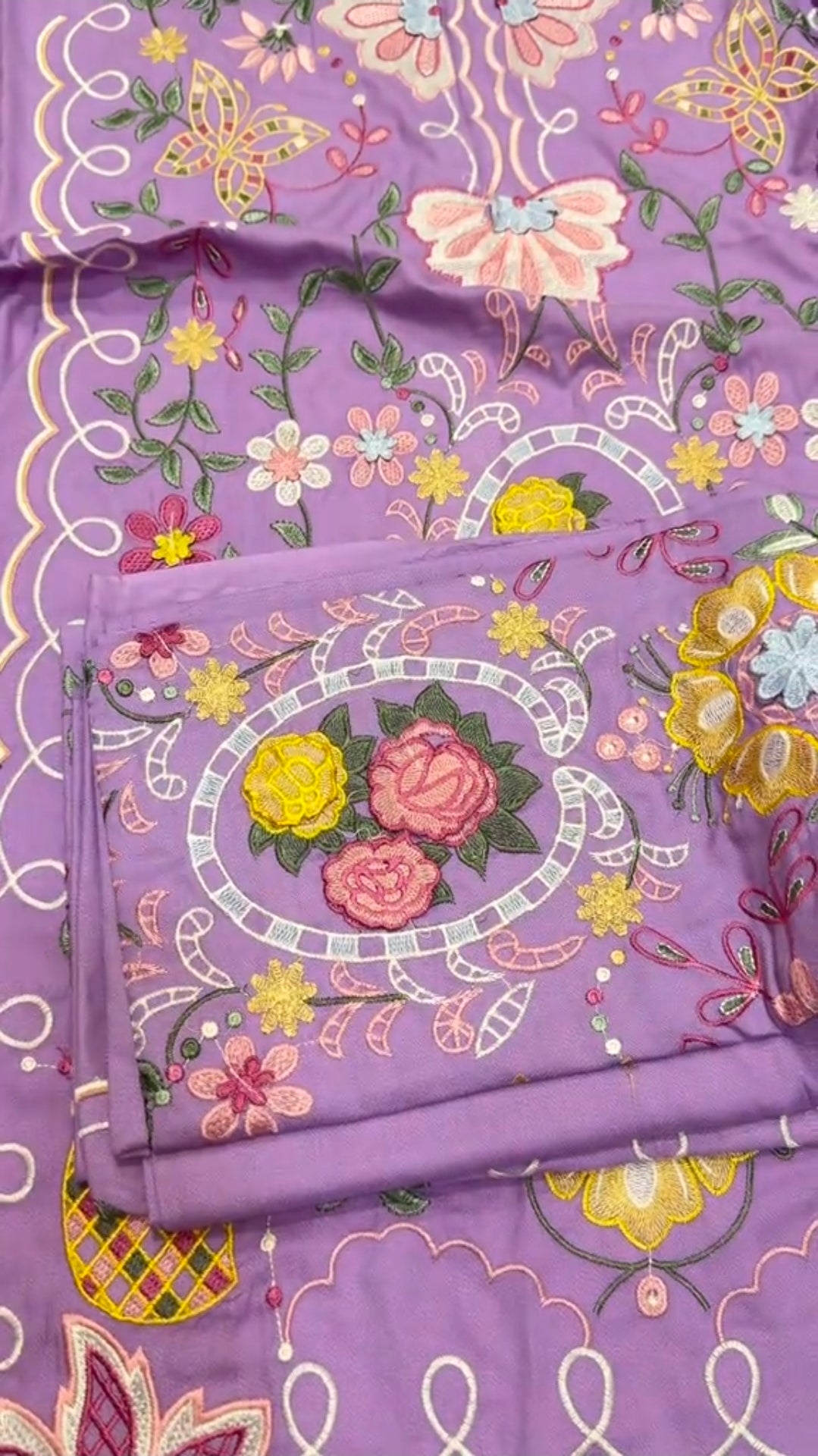 Mian Mian Designer Collection: 3D Flower Dhanak 3Pc Unstitched Suit